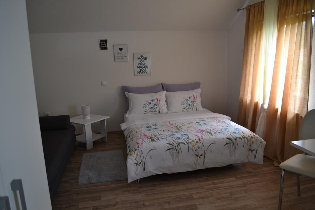 Guesthouse Žalac Slunj Eksteriør billede